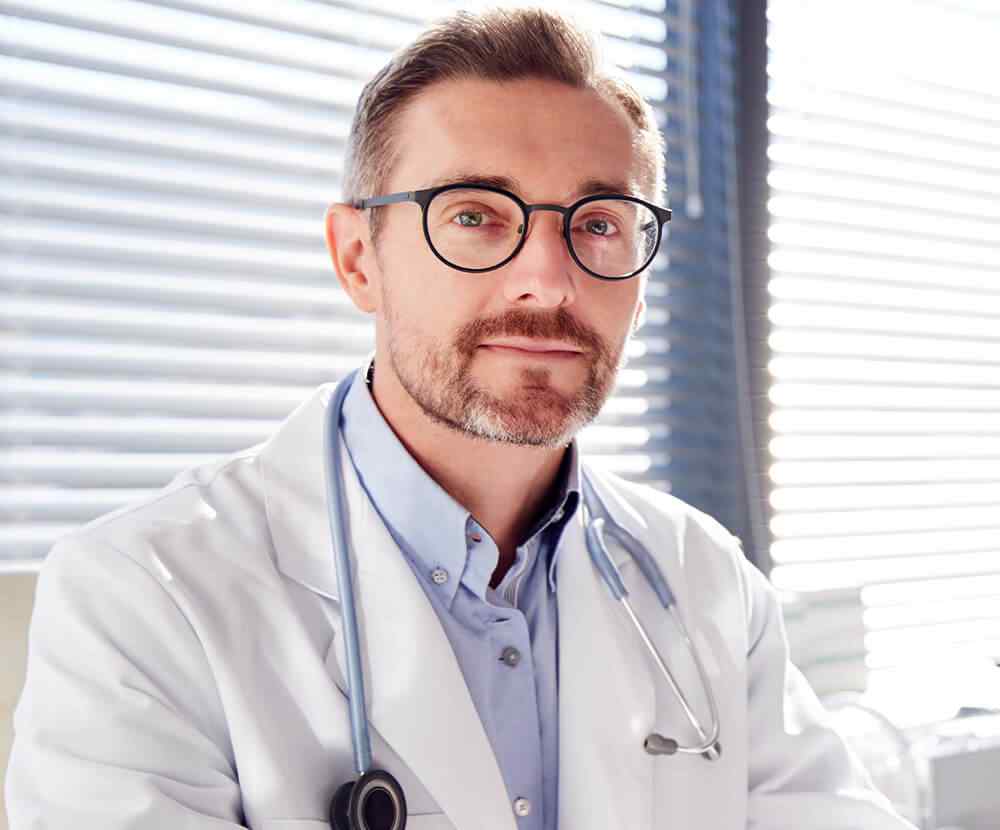 https://www.drmdentalclinique.ro/wp-content/uploads/2021/09/team_05.jpg